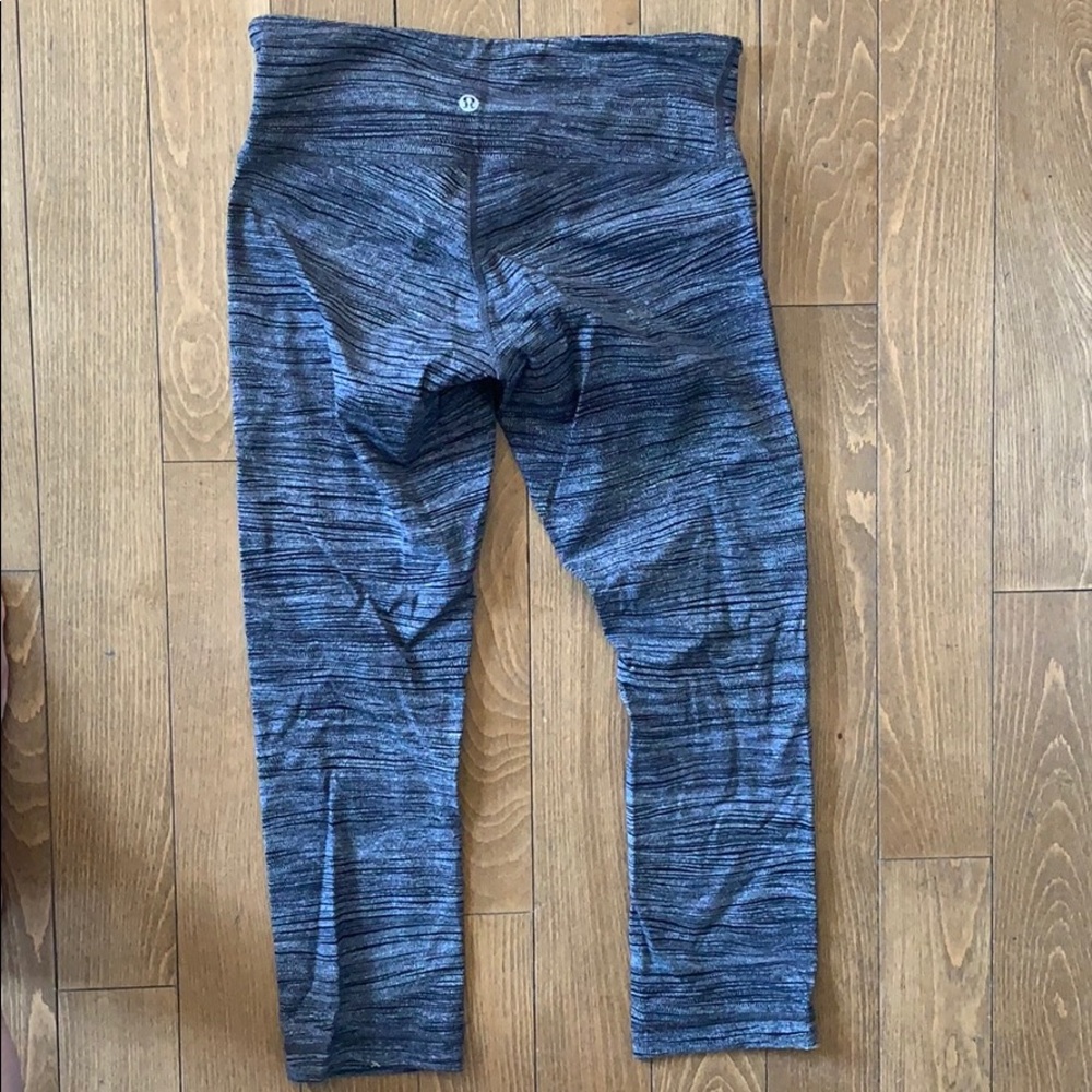 Lululemon Wunder Under printed crop